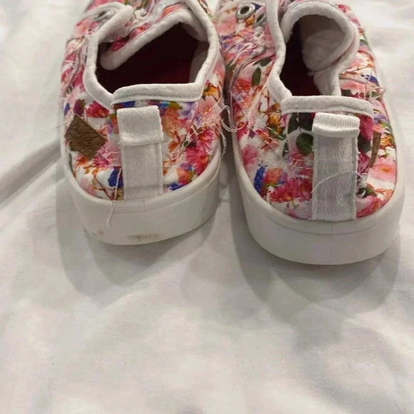 💚 Blowfish | Distressed Floral Laceless low rider sneakers - kids size 2 - Picture 3 of 7